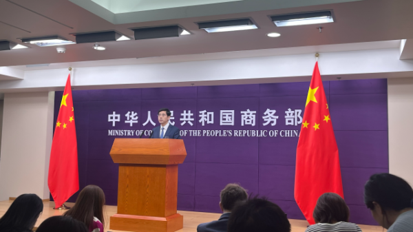 粤友钱配资 中美正开展经贸谈判？商务部、外交部辟谣